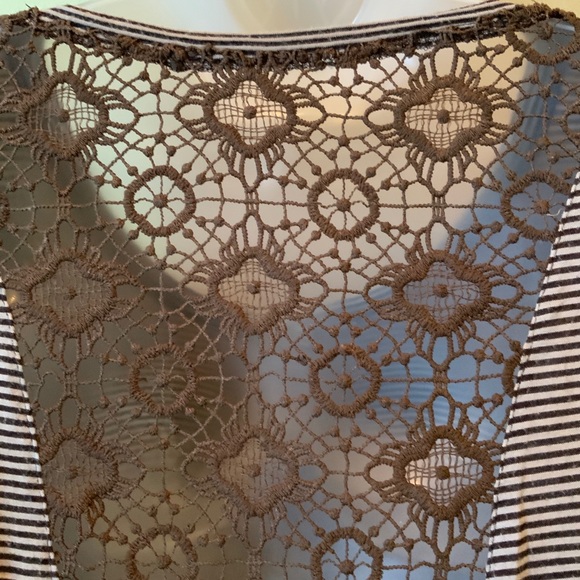Long Sleeve Top Light Brown and White Crocheted Lace Back and Sleeves Small - Picture 3 of 5